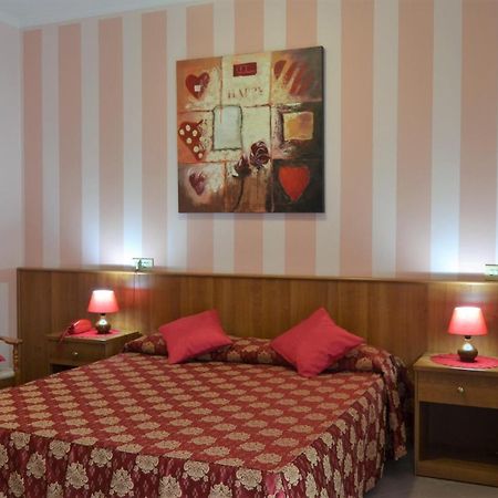 Hotel Facioni Pomezia Dış mekan fotoğraf
