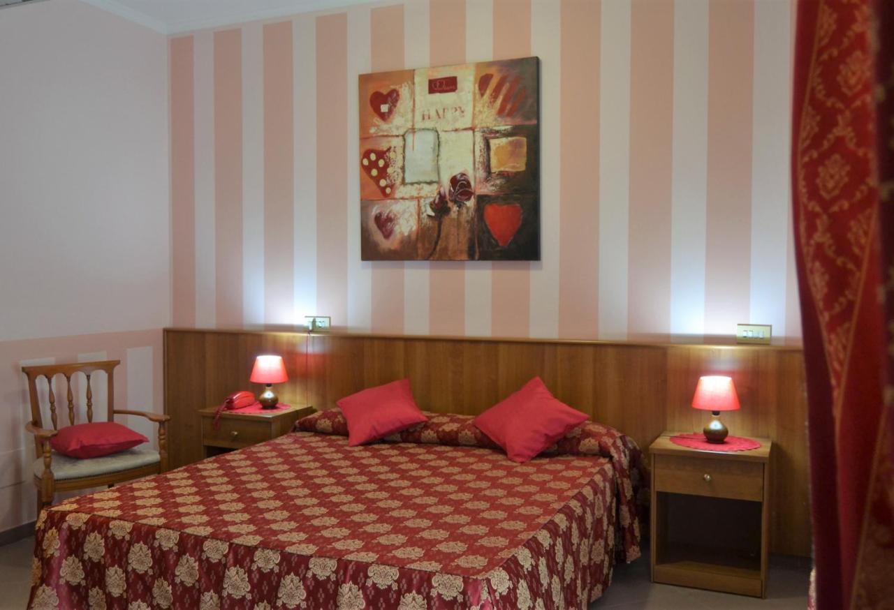 Hotel Facioni Pomezia Dış mekan fotoğraf