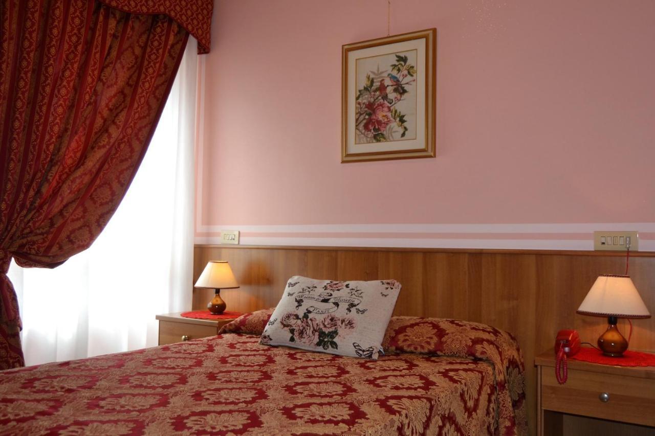 Hotel Facioni Pomezia Dış mekan fotoğraf